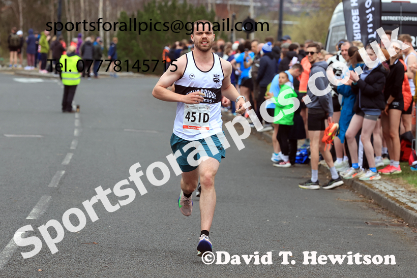 Senior Mens relay, 2026 Elswick Harriers Good Friday Road Relays and Young Athletes, Newburn,  Newcastle upon Tyne. Photo: David T. Hewitson/Sports for All Pics